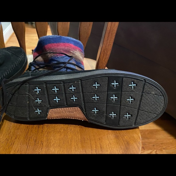 TOMS boots - Picture 3 of 4
